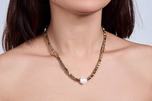 Chunky Chain in Pearl Pendant - Kamora.in