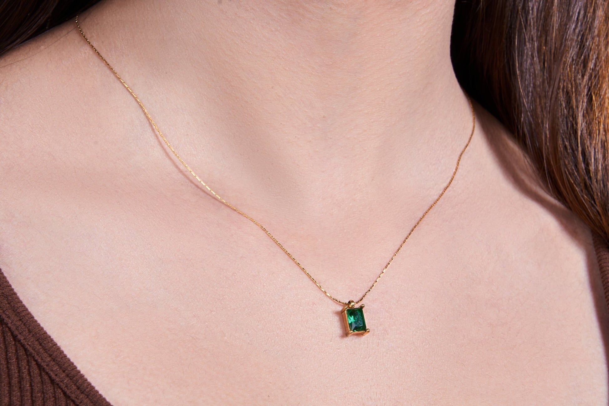 Emerald Green Pendant in Six Claw Chain - Kamora.in